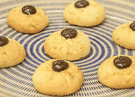 Chocolate chip cookie